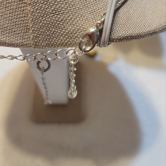 Avon 2007 Village pastel Necklace and earring set. Yellow tear drop pendant - Picture 7 of 7